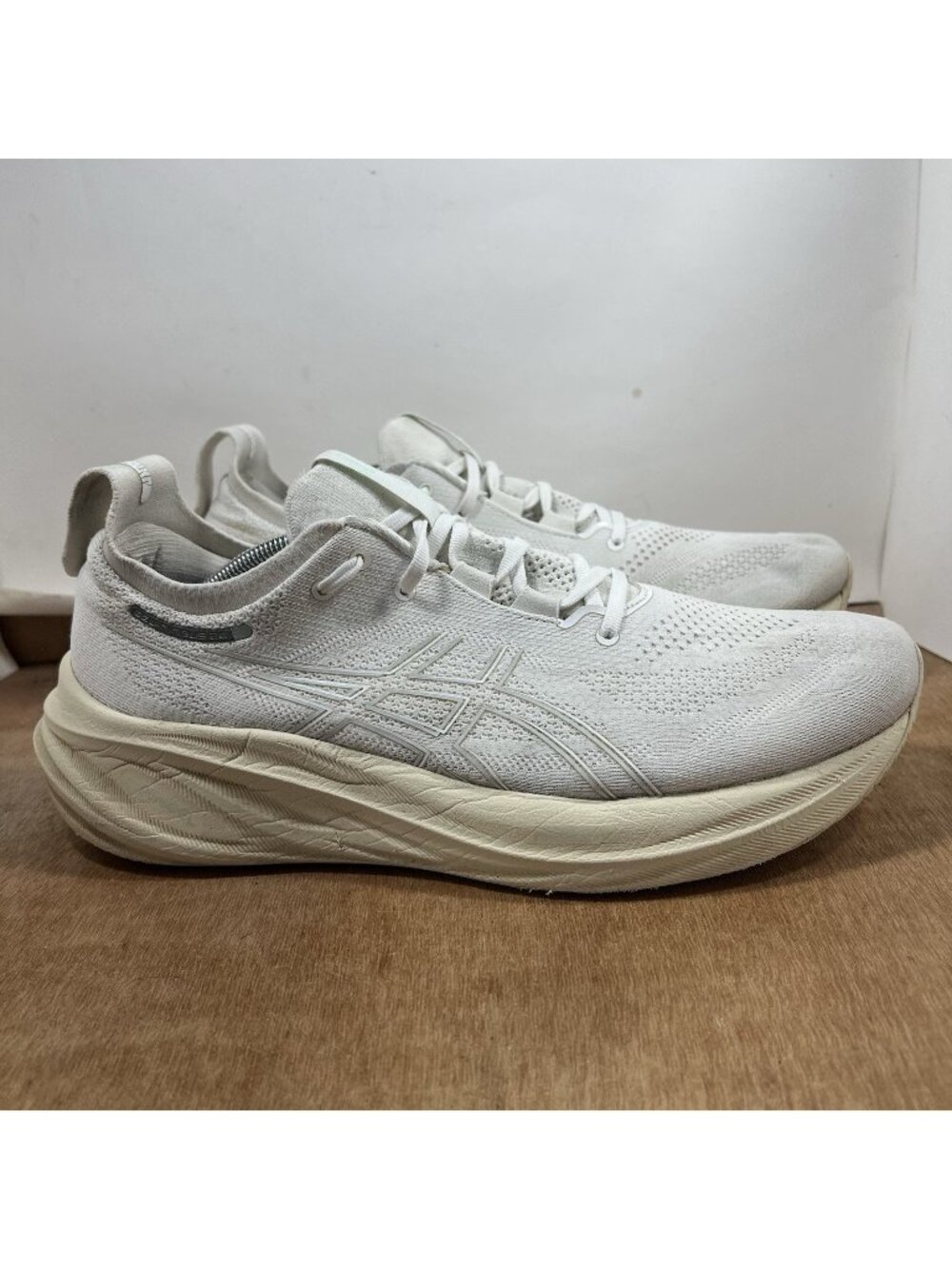 Asics Gel Nimbus 26 White Birch Men Size 12 US Athletic Running Shoes Sneakers